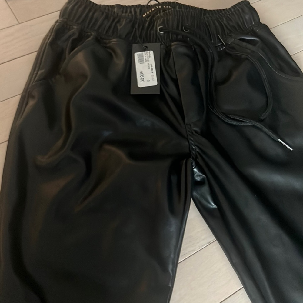 MIXOLOGY NWT Brooklyn Karma Faux leather Joggers size Small